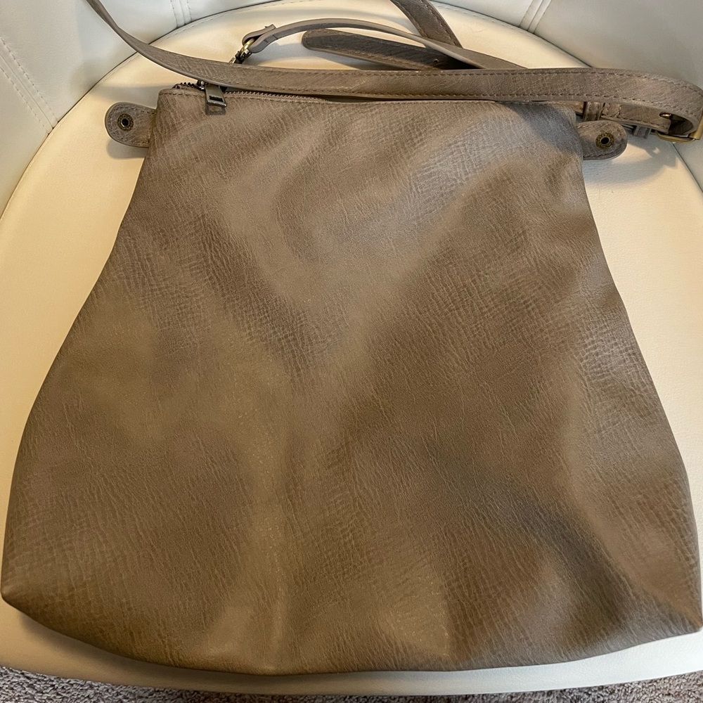 Antik Kraft crossbody bag. Gently used, cute lining!